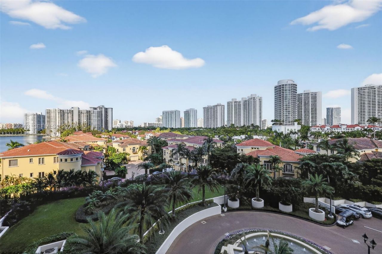 1000 Island Blvd, Unit 707, Aventura, FL 33160 Photo