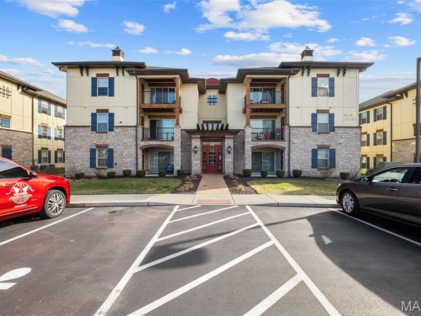 223 Bordeaux Way, Unit 223, St Peters, MO 63376