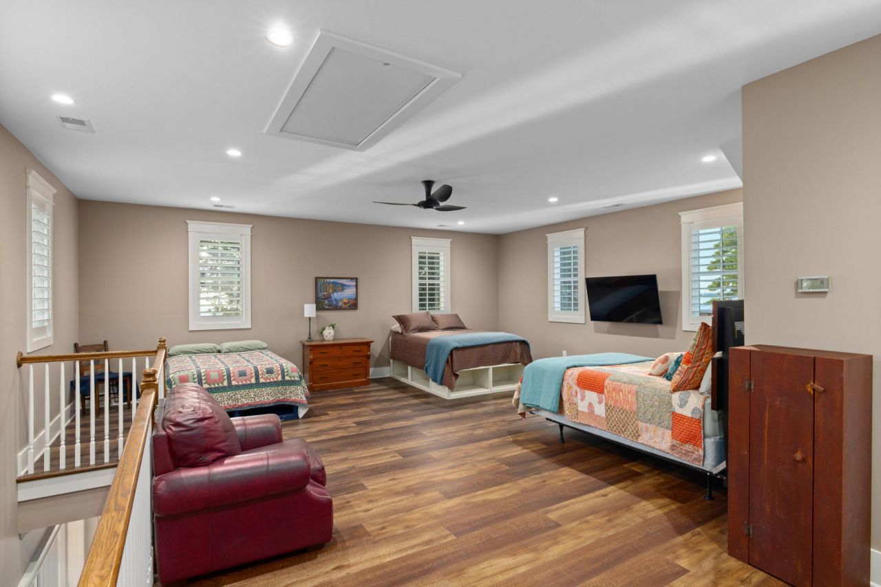 909 Butter Road Photo 11