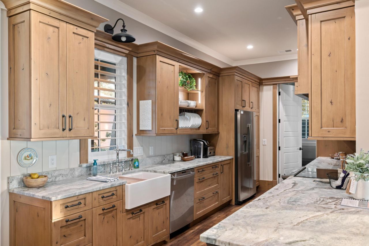 909 Butter Road Photo 5