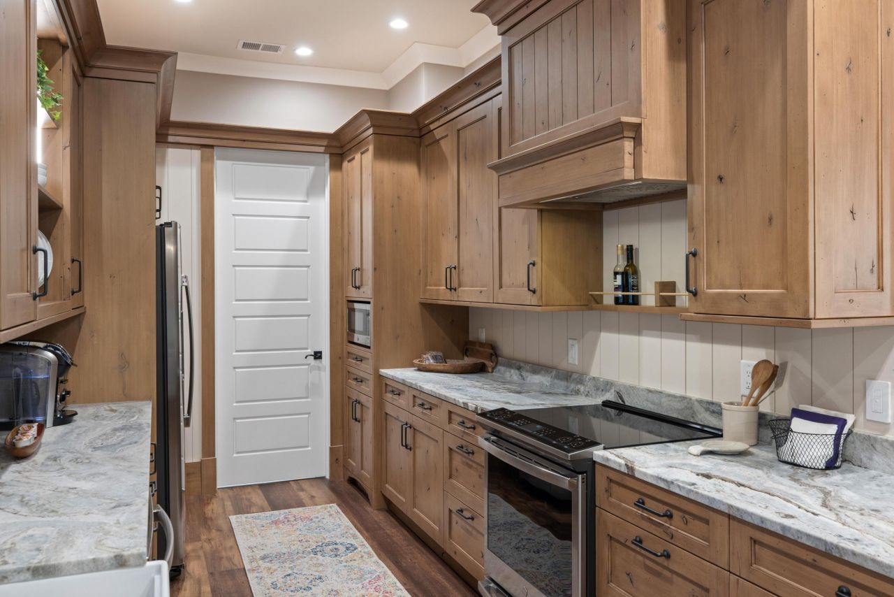 909 Butter Road Photo 6