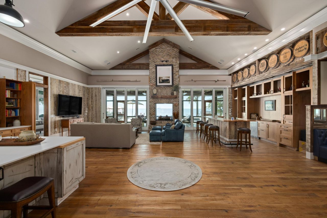 911 Butter Road Photo 11