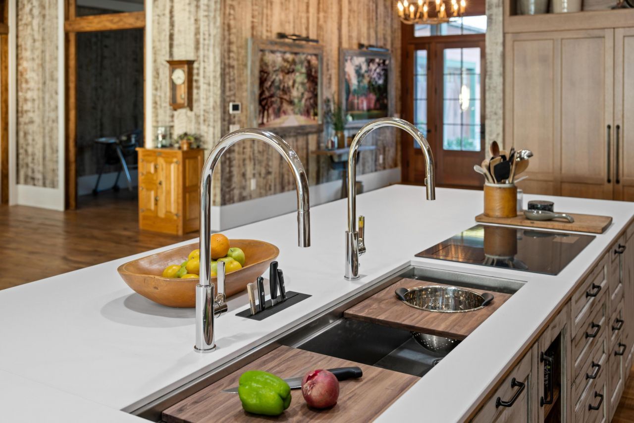 911 Butter Road Photo 15