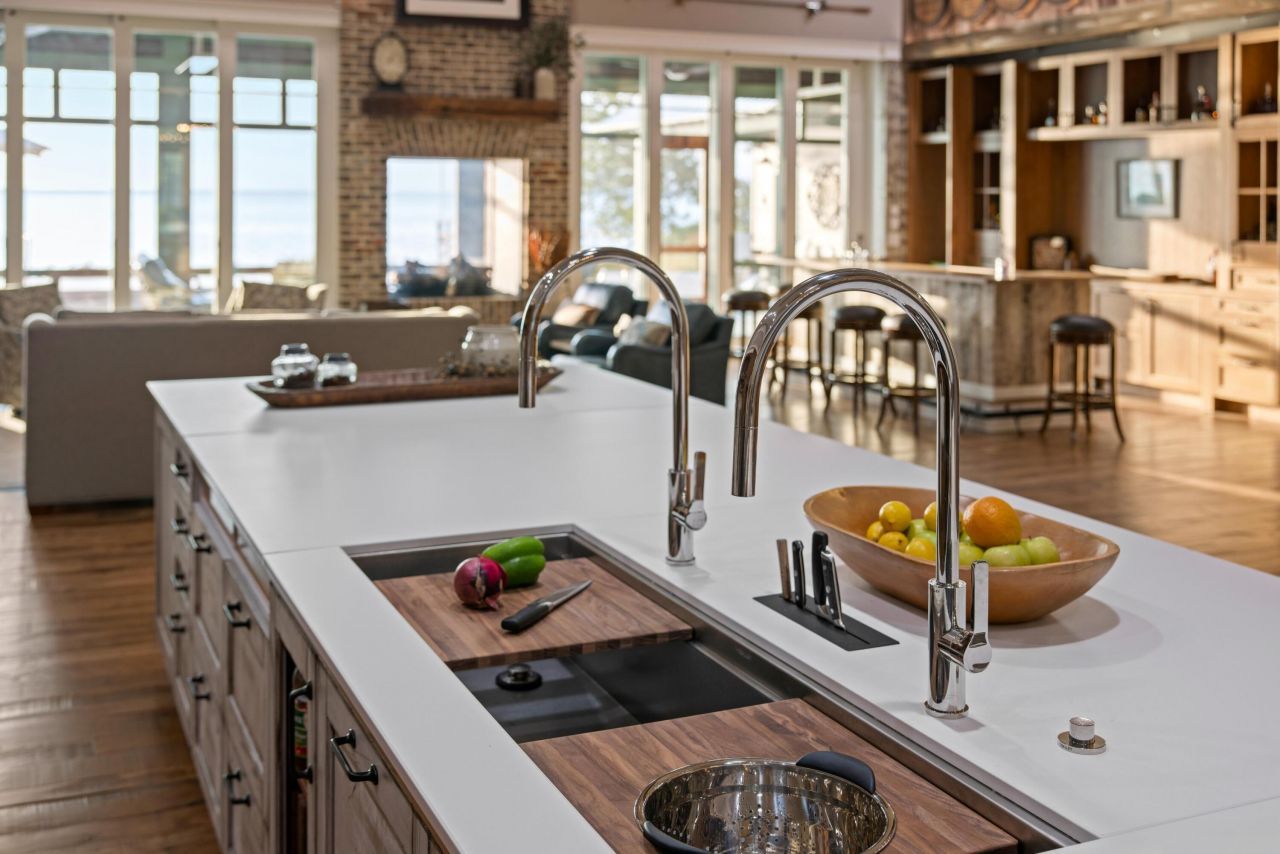 911 Butter Road Photo 16