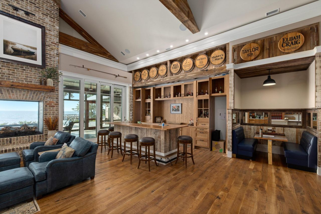 911 Butter Road Photo 23