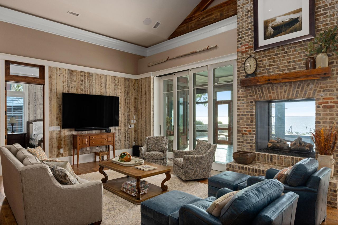 911 Butter Road Photo 26