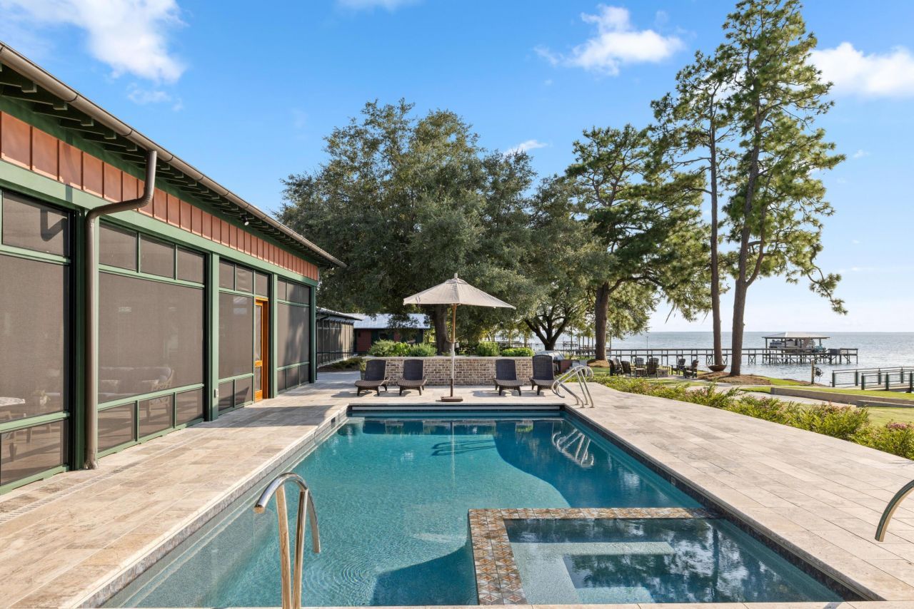 911 Butter Road Photo 45