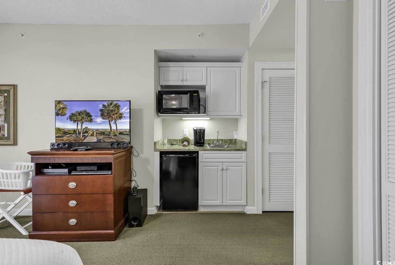 9994 Beach Club Dr. Photo 17