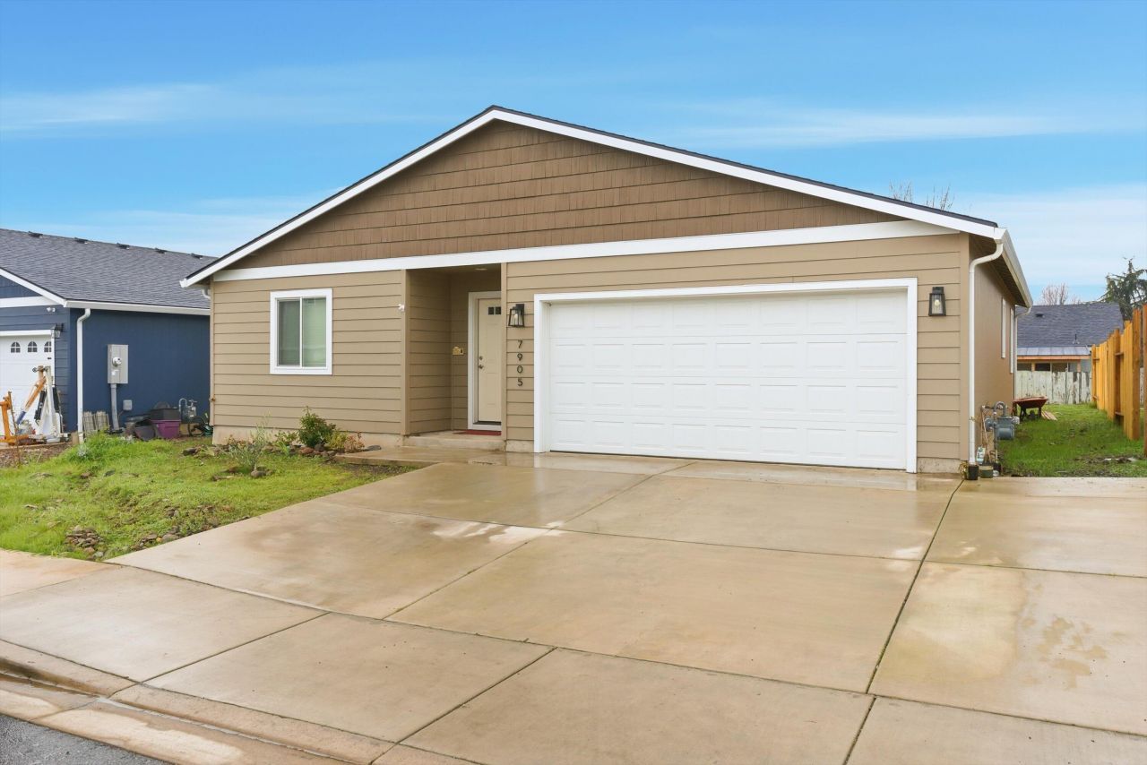 7905 Jacqueline Way, White City, OR 97503 Main Photo