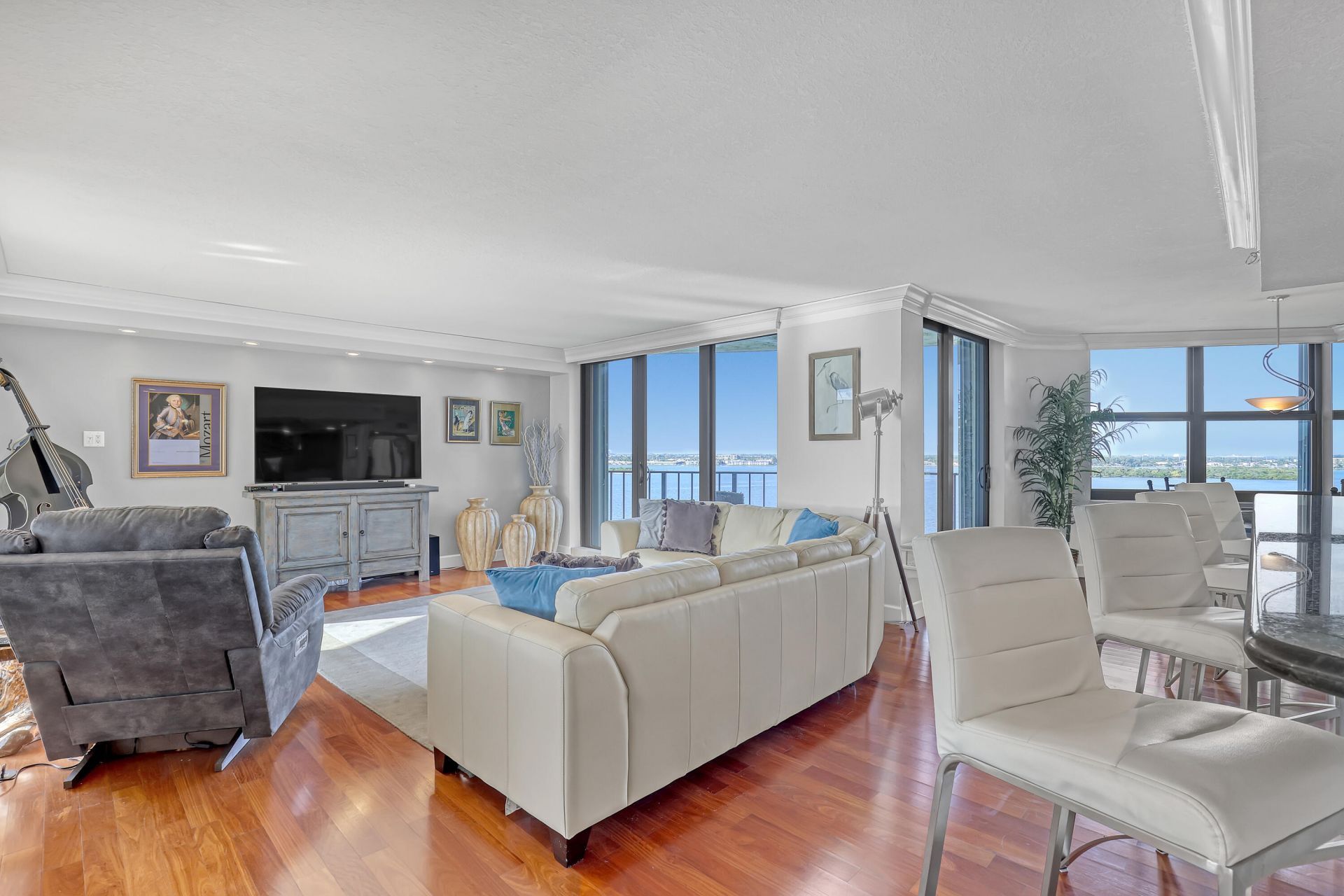 5420 N Ocean Drive, Unit 1106, Singer Island, FL 33404 Photo