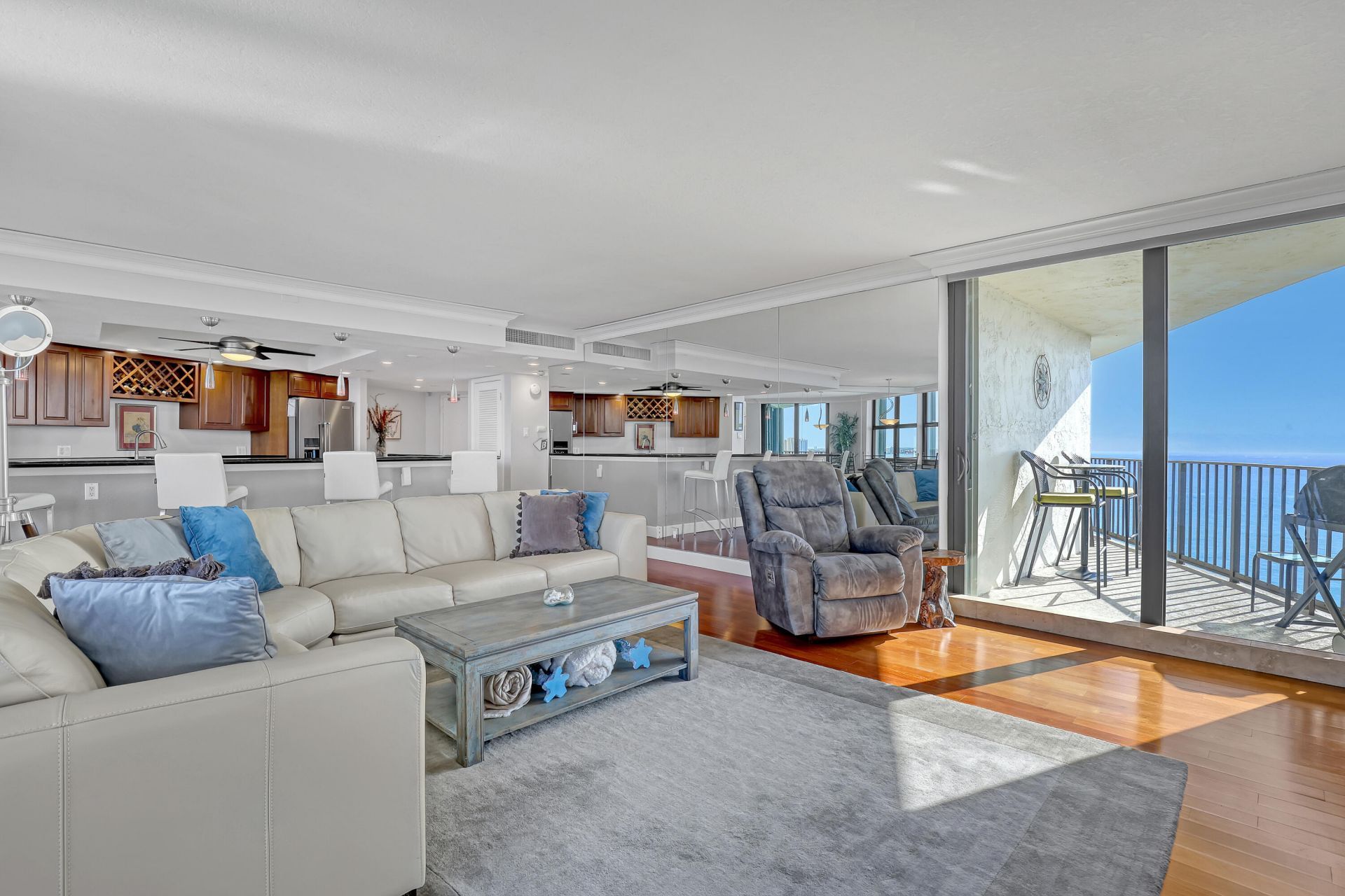 5420 N Ocean Drive, Unit 1106, Singer Island, FL 33404 Photo