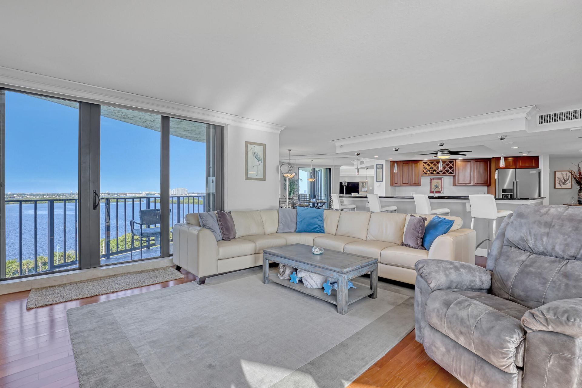 5420 N Ocean Drive, Unit 1106, Singer Island, FL 33404 Photo