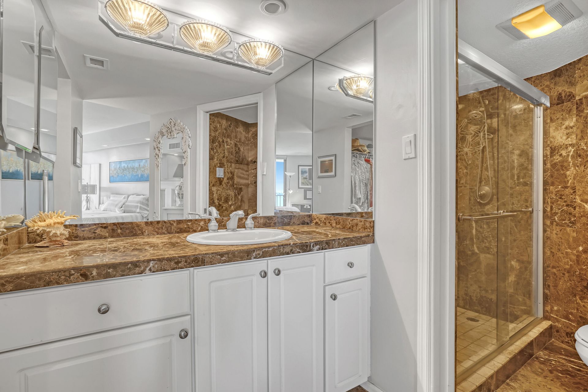 5420 N Ocean Drive, Unit 1106, Singer Island, FL 33404 Photo