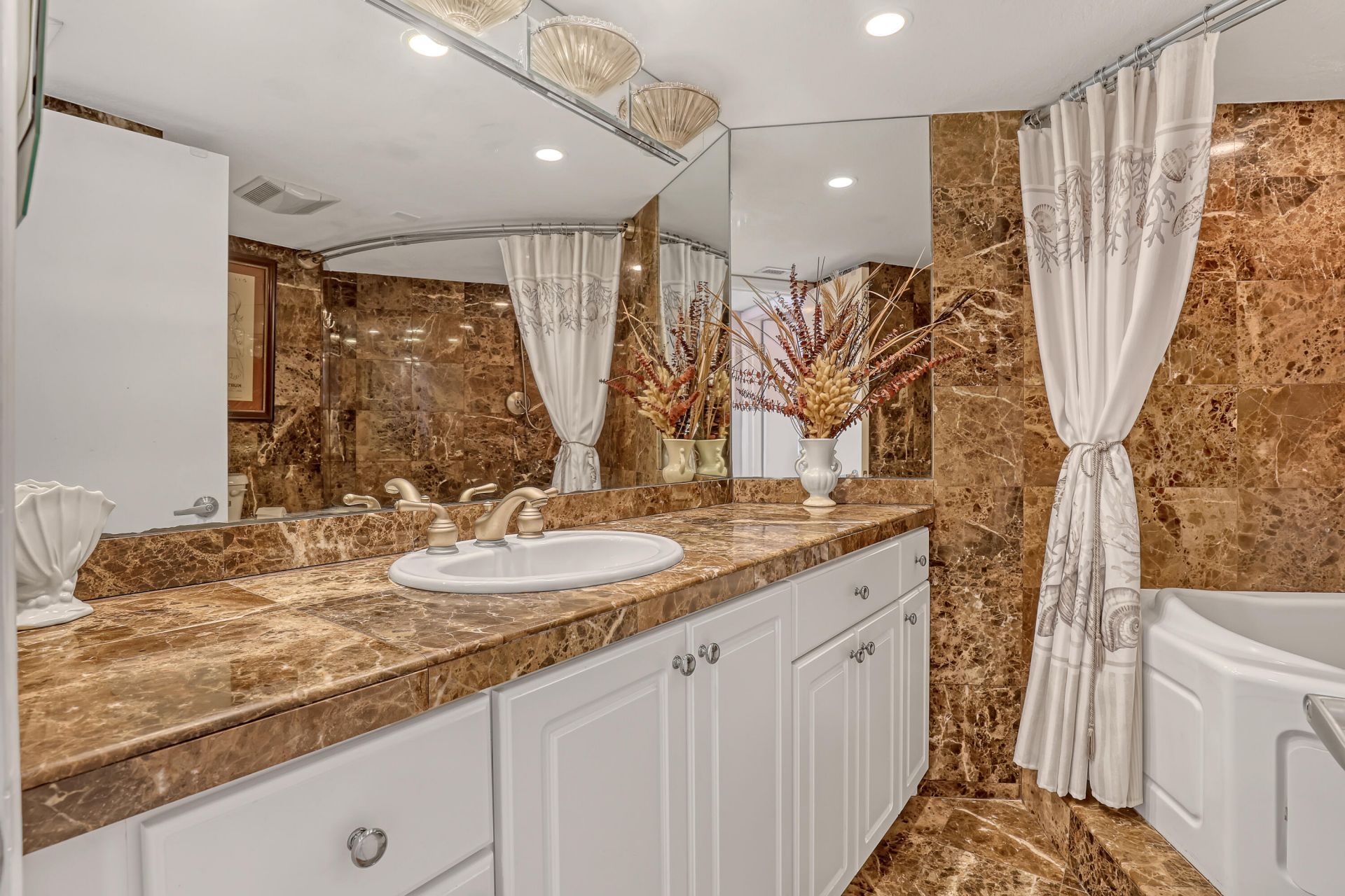 5420 N Ocean Drive, Unit 1106, Singer Island, FL 33404 Photo