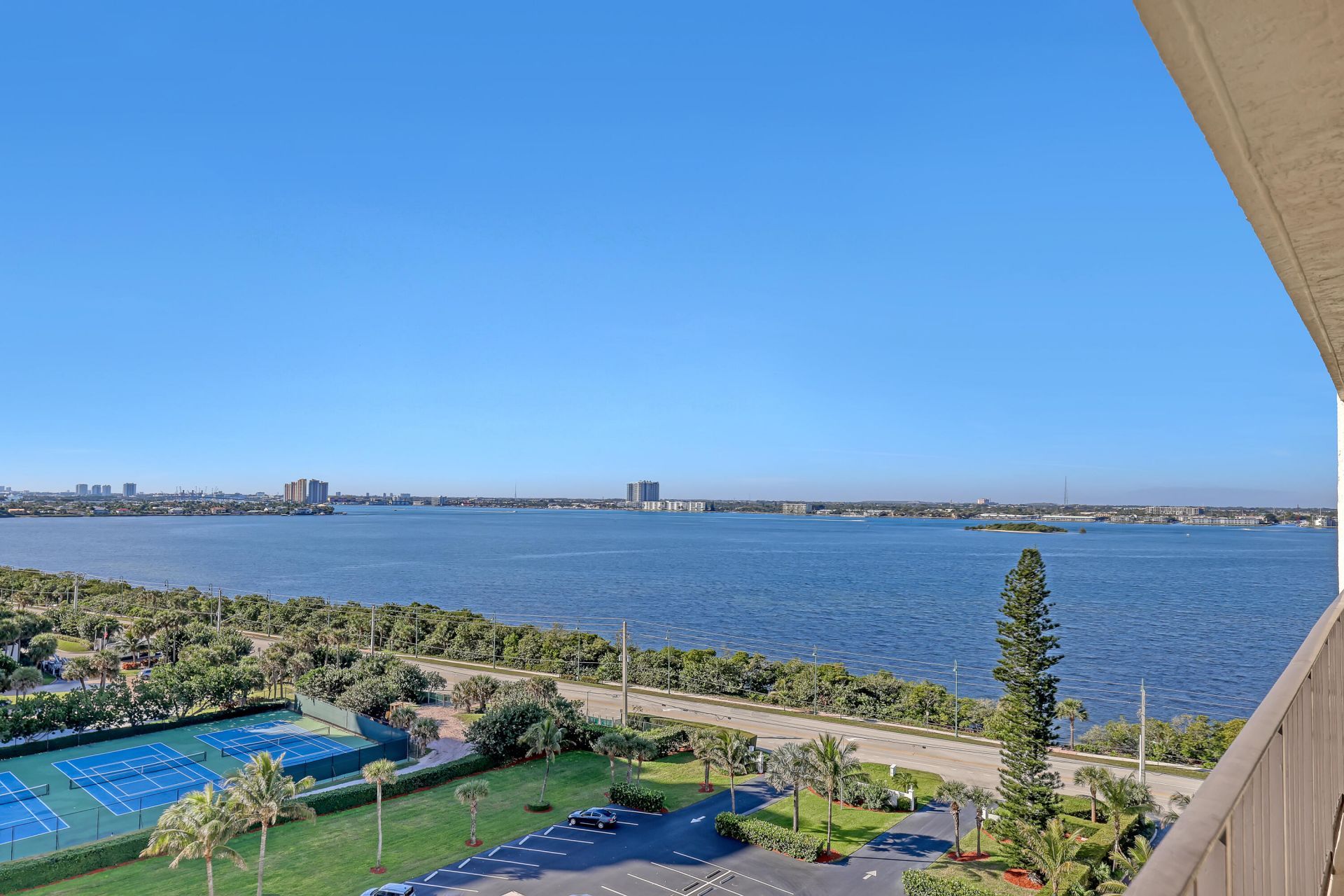 5420 N Ocean Drive, Unit 1106, Singer Island, FL 33404 Photo