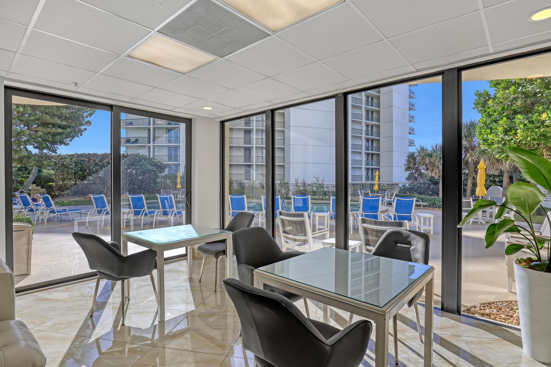 5420 N Ocean Drive, Unit 1106, Singer Island, FL 33404 Photo