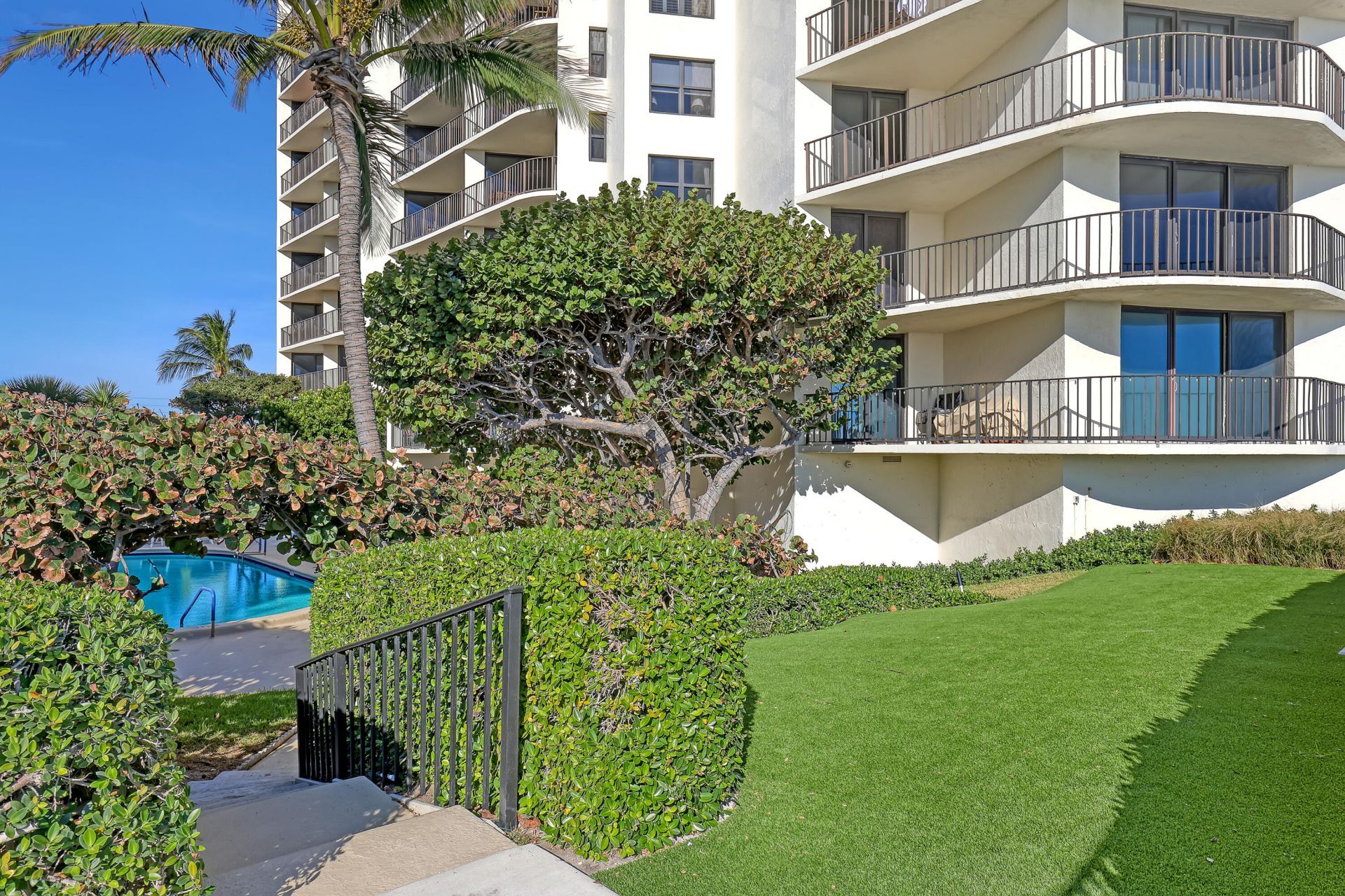 5420 N Ocean Drive, Unit 1106, Singer Island, FL 33404 Photo