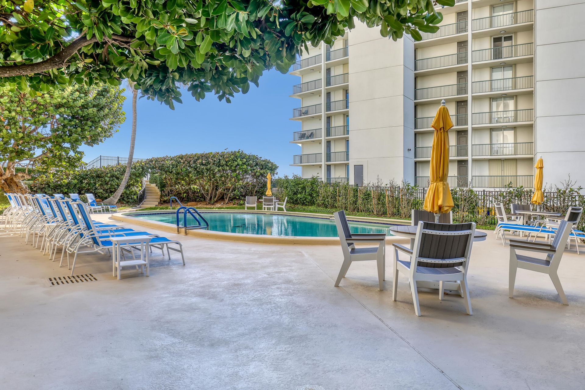5420 N Ocean Drive, Unit 1106, Singer Island, FL 33404 Photo