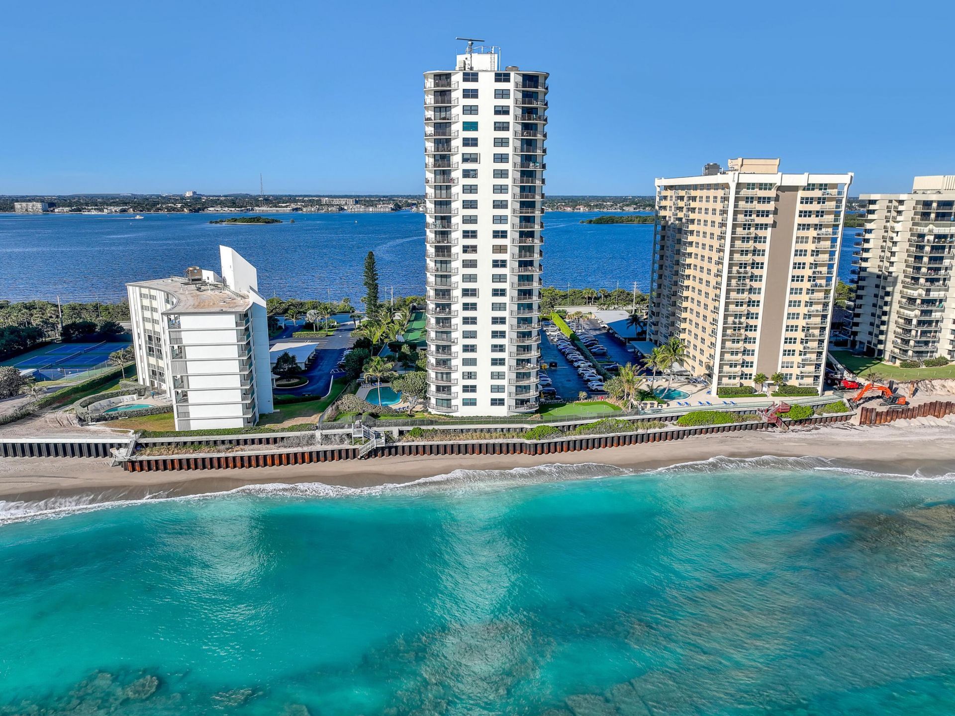 5420 N Ocean Drive, Unit 1106, Singer Island, FL 33404 Photo