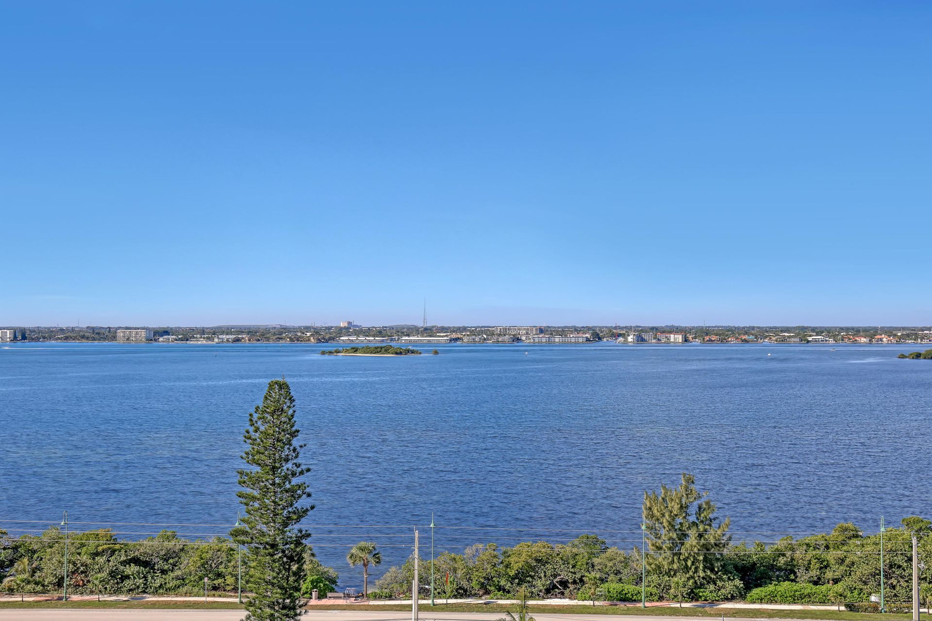 5420 N Ocean Drive, Unit 1106, Singer Island, FL 33404 Photo