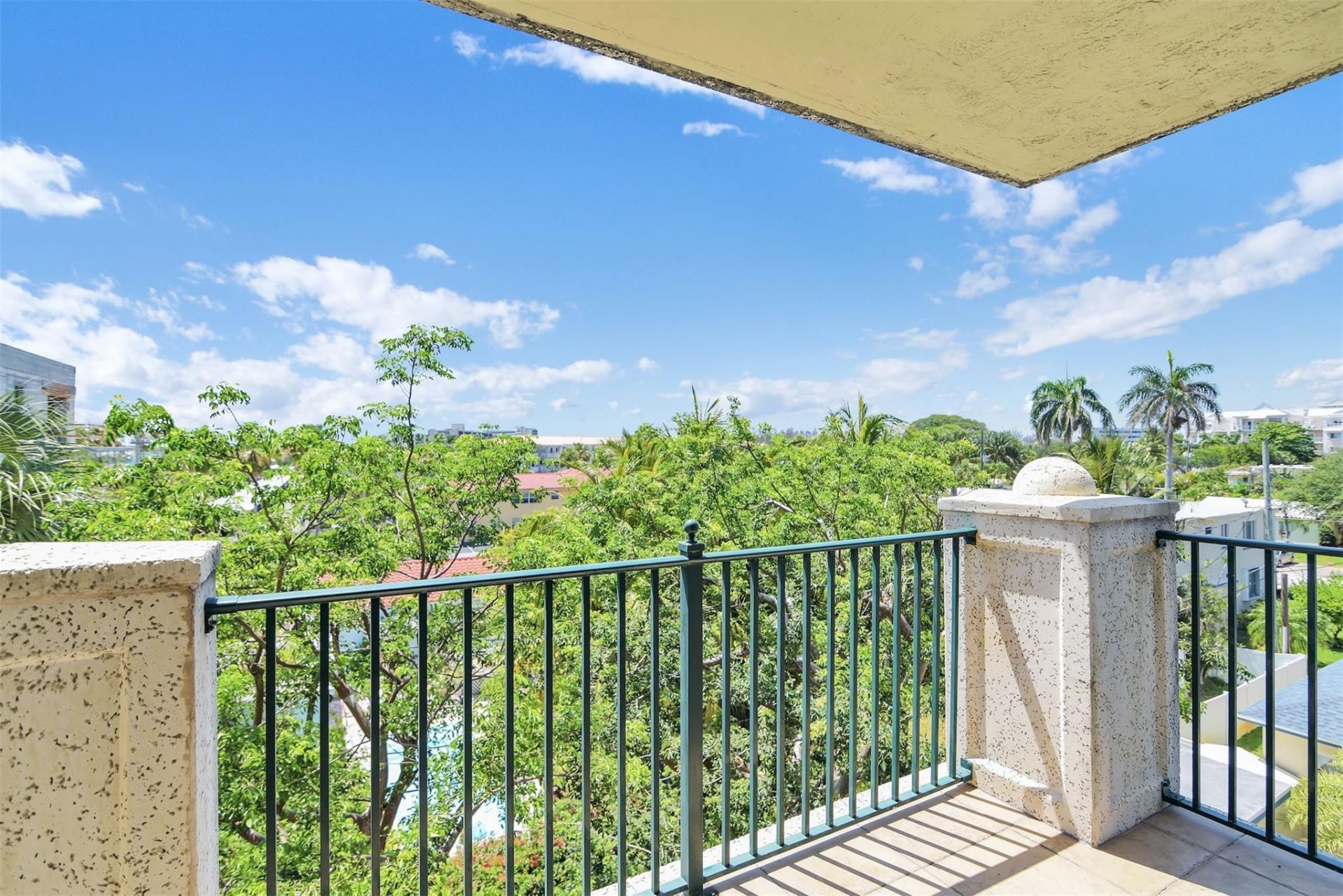 9 NE 20th Avenue, Unit 403, Deerfield Beach, FL 33441 Photo