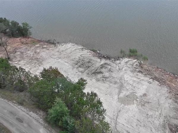 2881 Pathfinder Court, Granbury, TX 76048