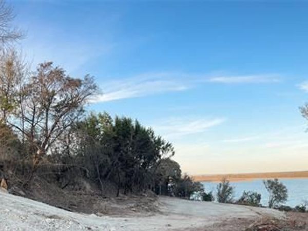 2881 Pathfinder Court, Granbury, TX 76048