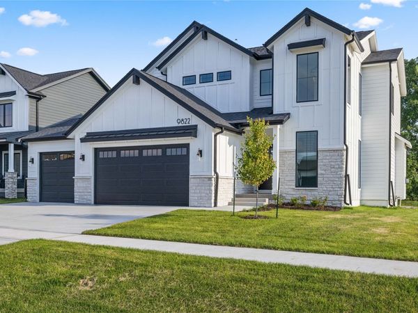 9822 Watermeadow Circle, Johnston, IA 50131