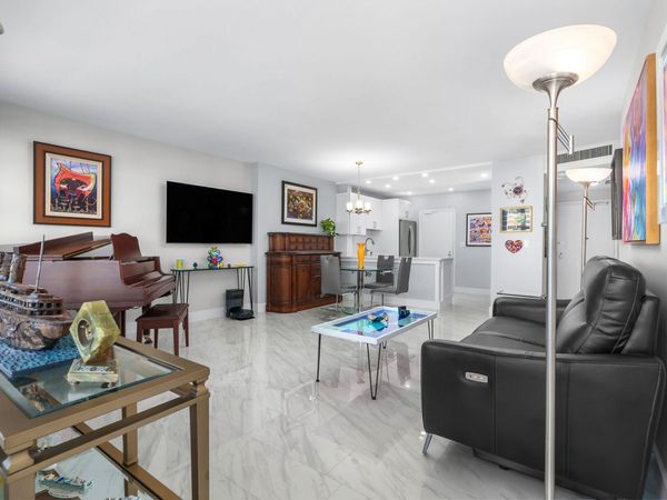 3333 NE 34th St, Unit 806, Fort Lauderdale, FL 33308