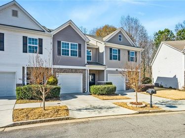 4765 Beacon Ridge Lane, Flowery Branch, GA 30542
