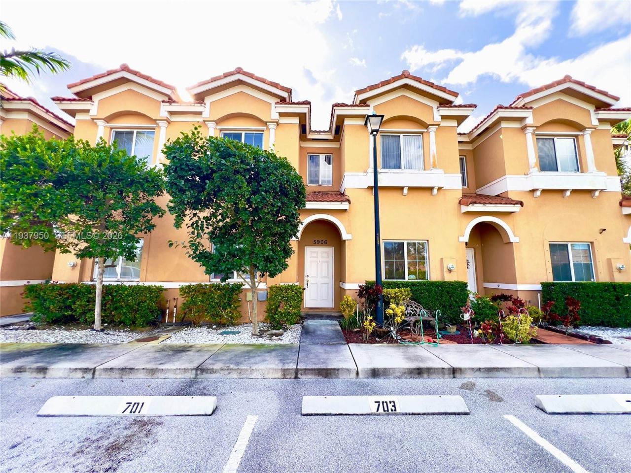 5906 Woodlands Blvd, Tamarac, FL 33319 Photo