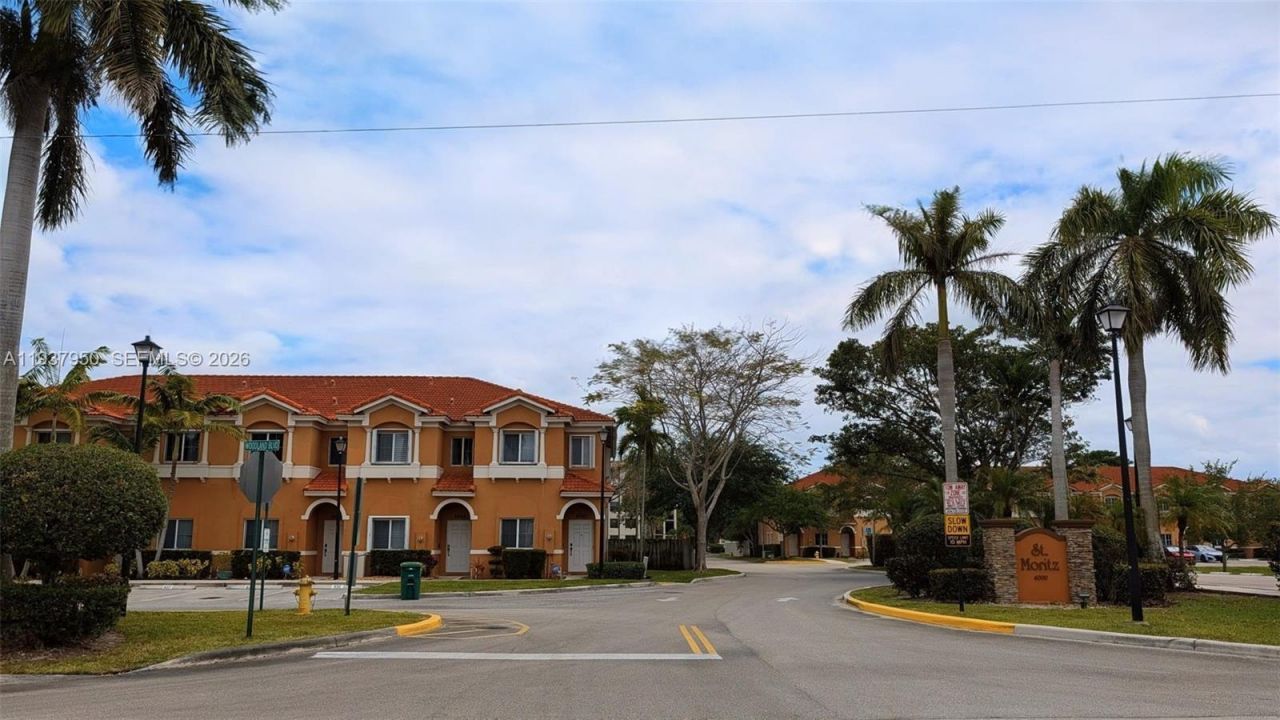 5906 Woodlands Blvd, Tamarac, FL 33319 Photo