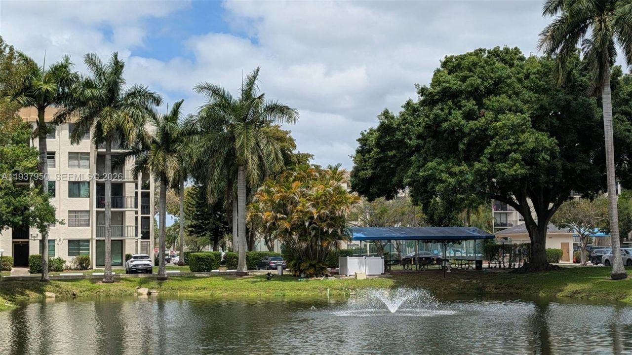 5906 Woodlands Blvd, Tamarac, FL 33319 Photo