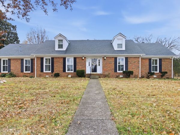 707 Banner Dr, Murfreesboro, TN 37129