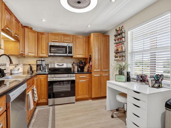 3960 Oaks Clubhouse Drive, Unit 504, Pompano Beach, FL 33069