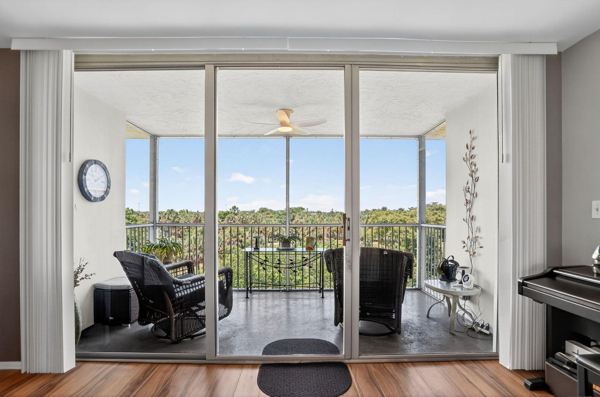 3960 Oaks Clubhouse Drive, Unit 504, Pompano Beach, FL 33069 Photo