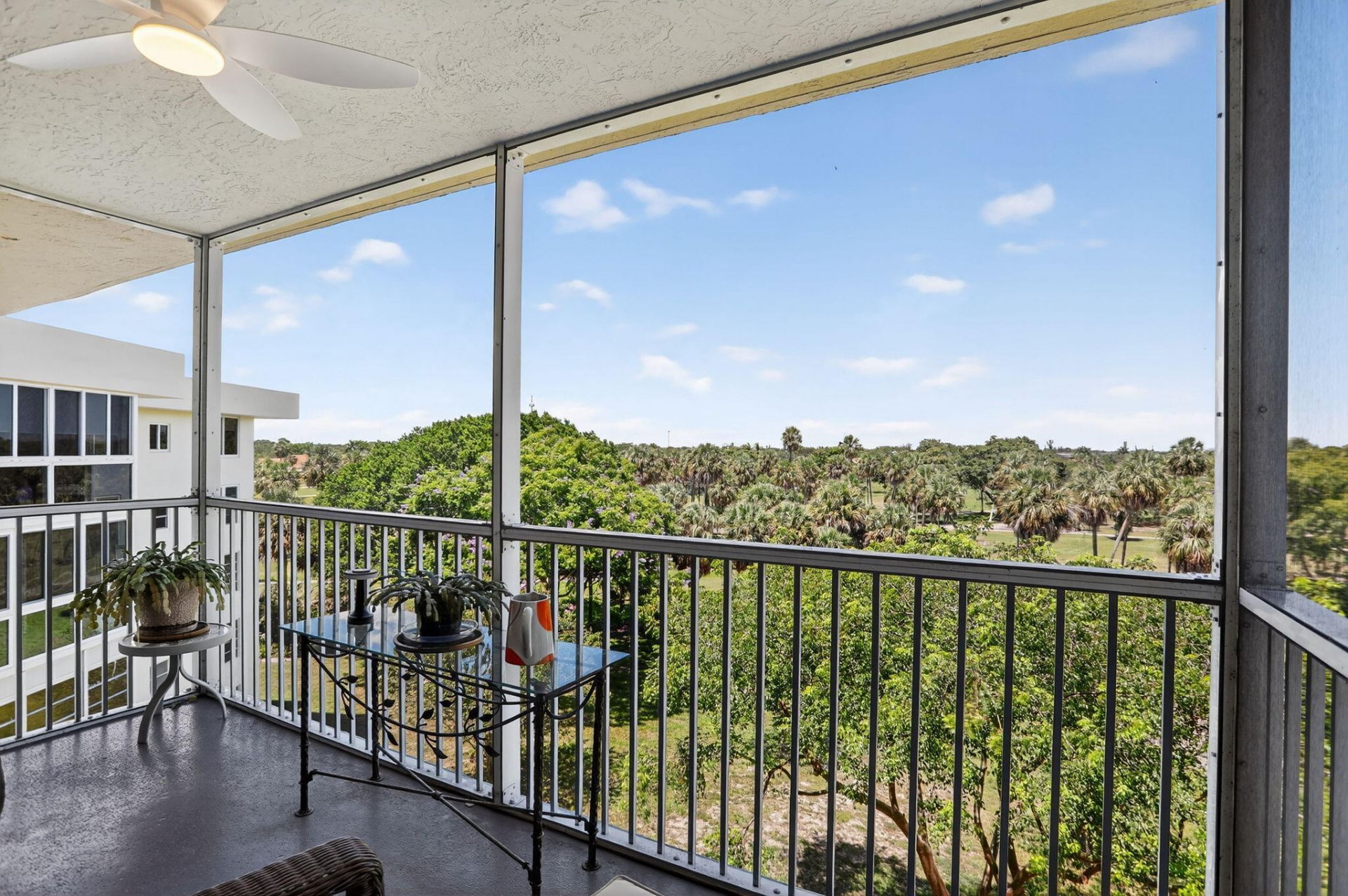 3960 Oaks Clubhouse Drive, Unit 504, Pompano Beach, FL 33069 Photo