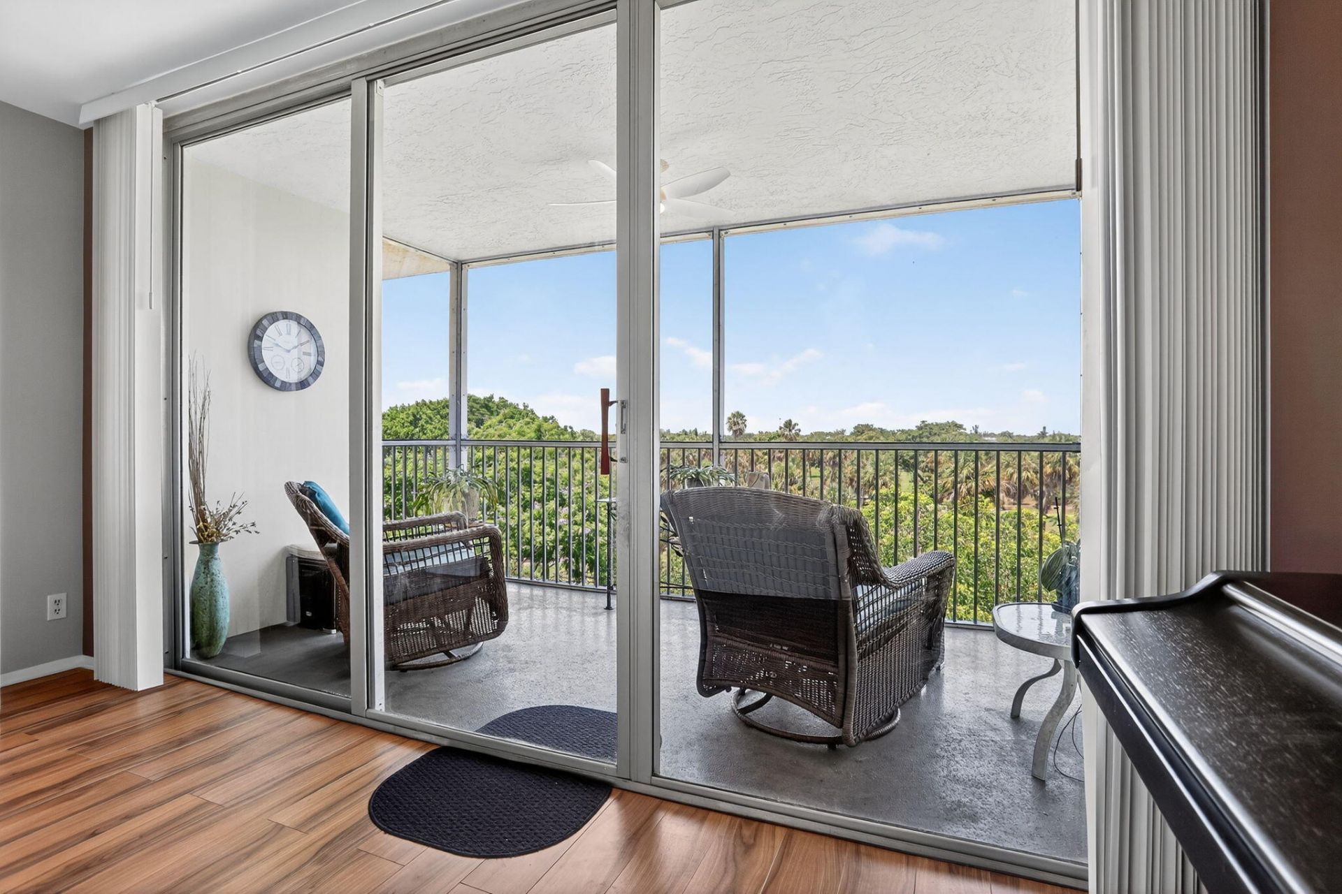 3960 Oaks Clubhouse Drive, Unit 504, Pompano Beach, FL 33069 Photo