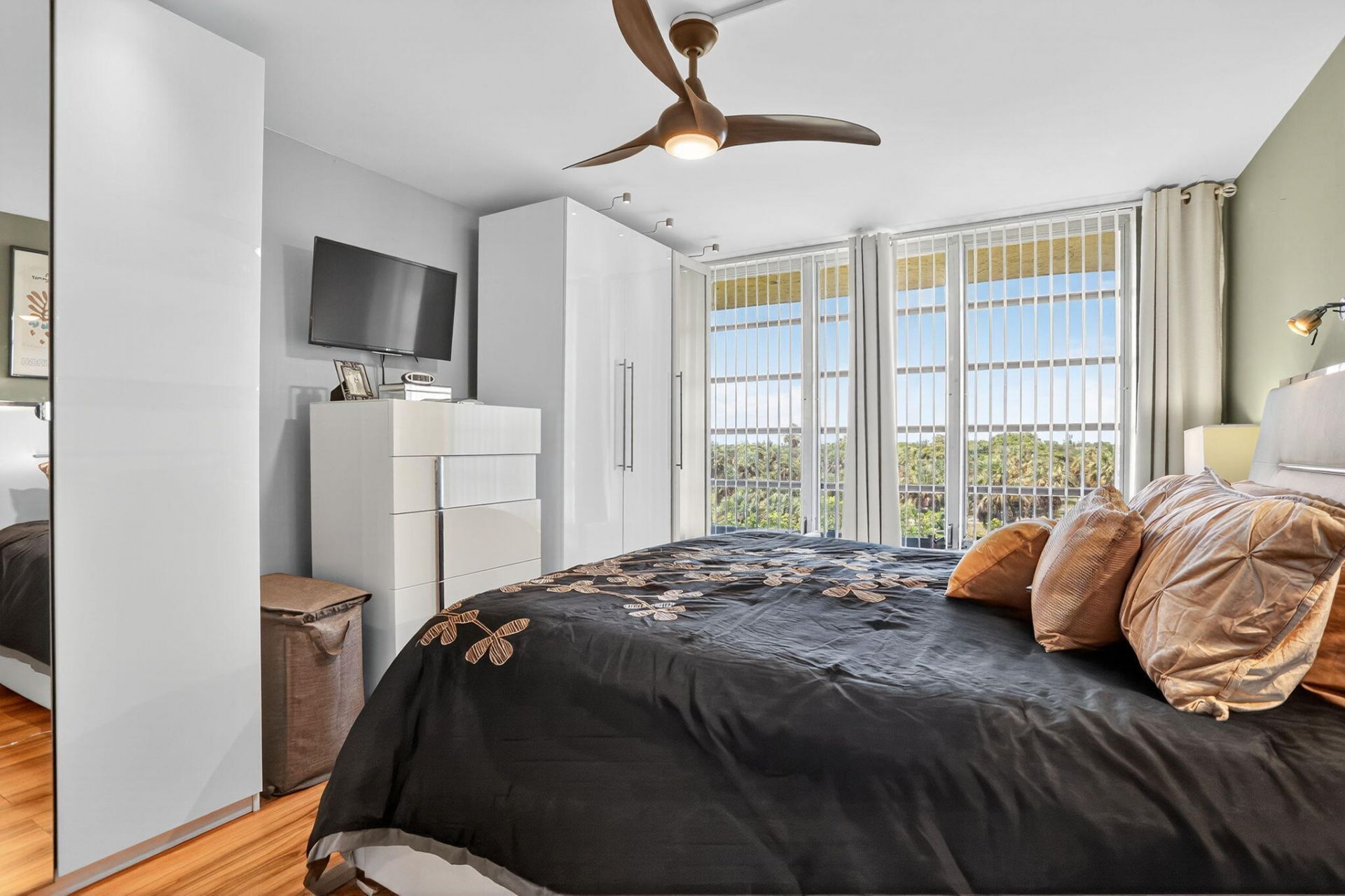 3960 Oaks Clubhouse Drive, Unit 504, Pompano Beach, FL 33069 Photo