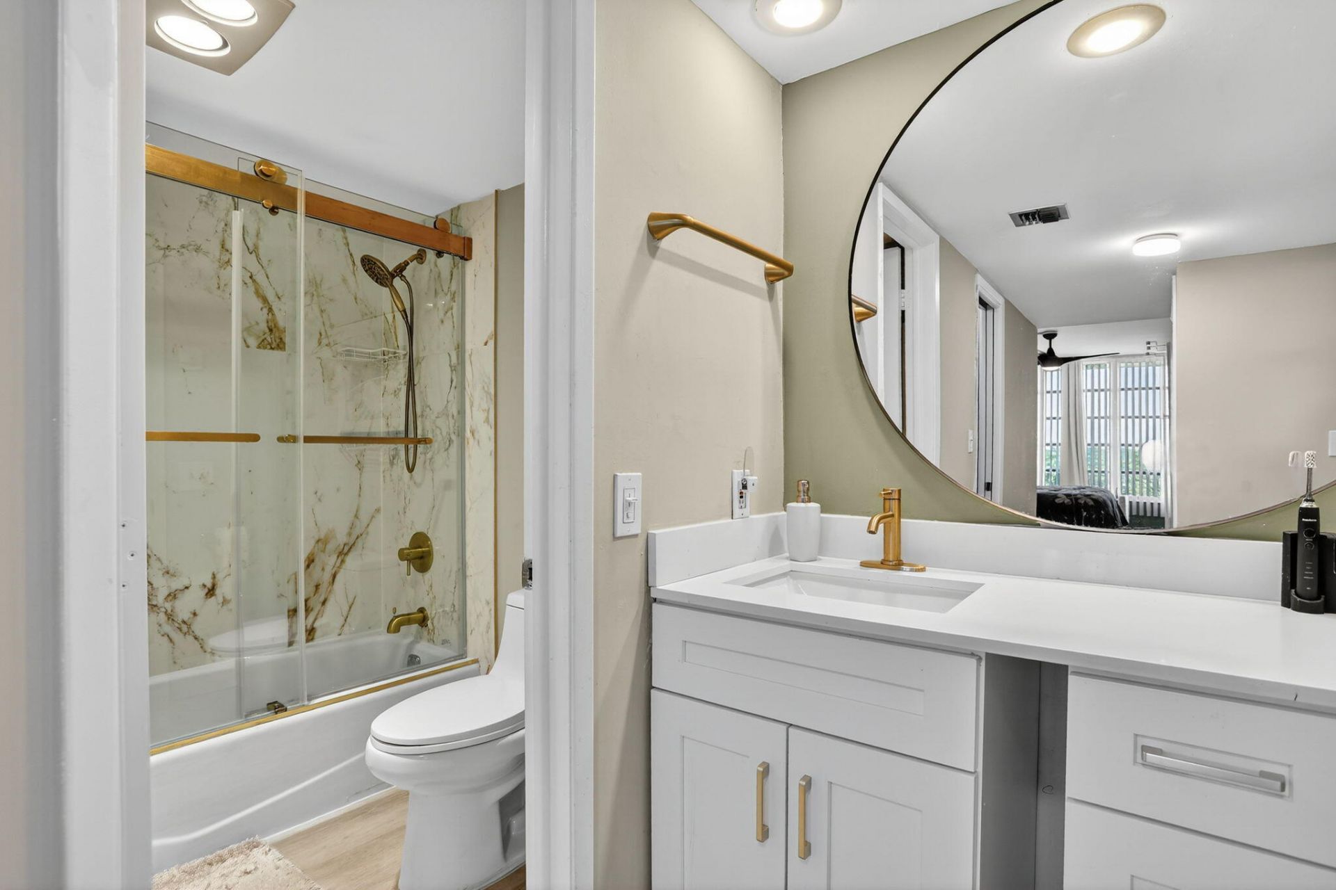 3960 Oaks Clubhouse Drive, Unit 504, Pompano Beach, FL 33069 Photo