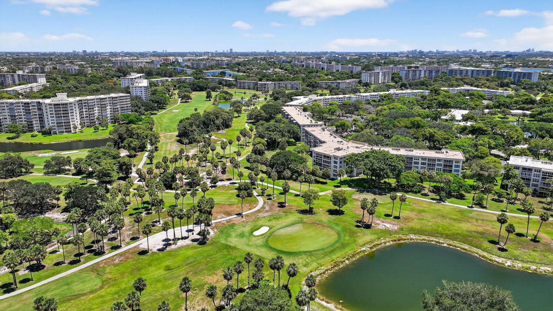 3960 Oaks Clubhouse Drive, Unit 504, Pompano Beach, FL 33069 Photo