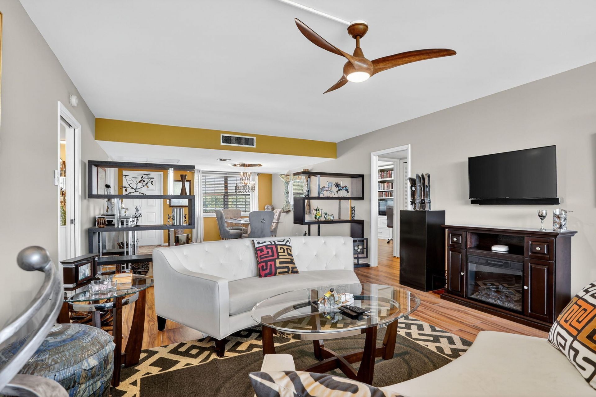 3960 Oaks Clubhouse Drive, Unit 504, Pompano Beach, FL 33069 Photo