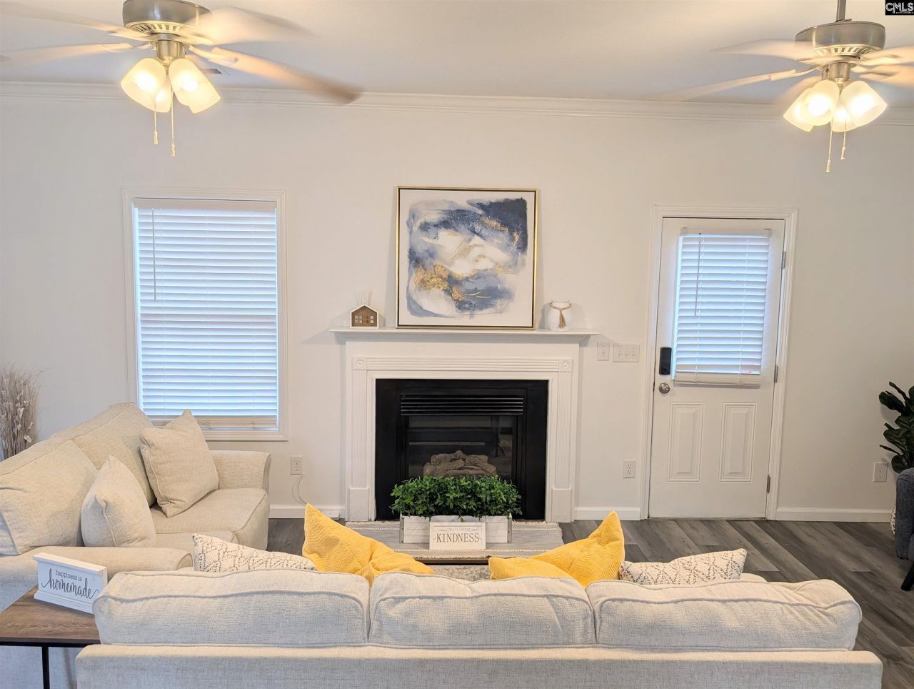 633 Chaterelle Way Photo 11