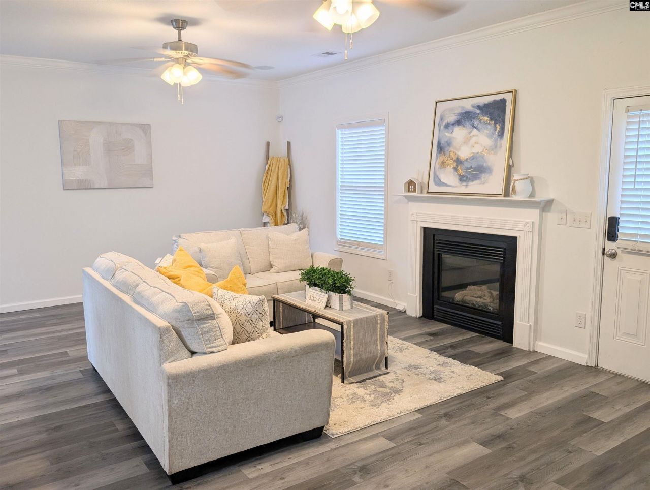 633 Chaterelle Way Photo 12