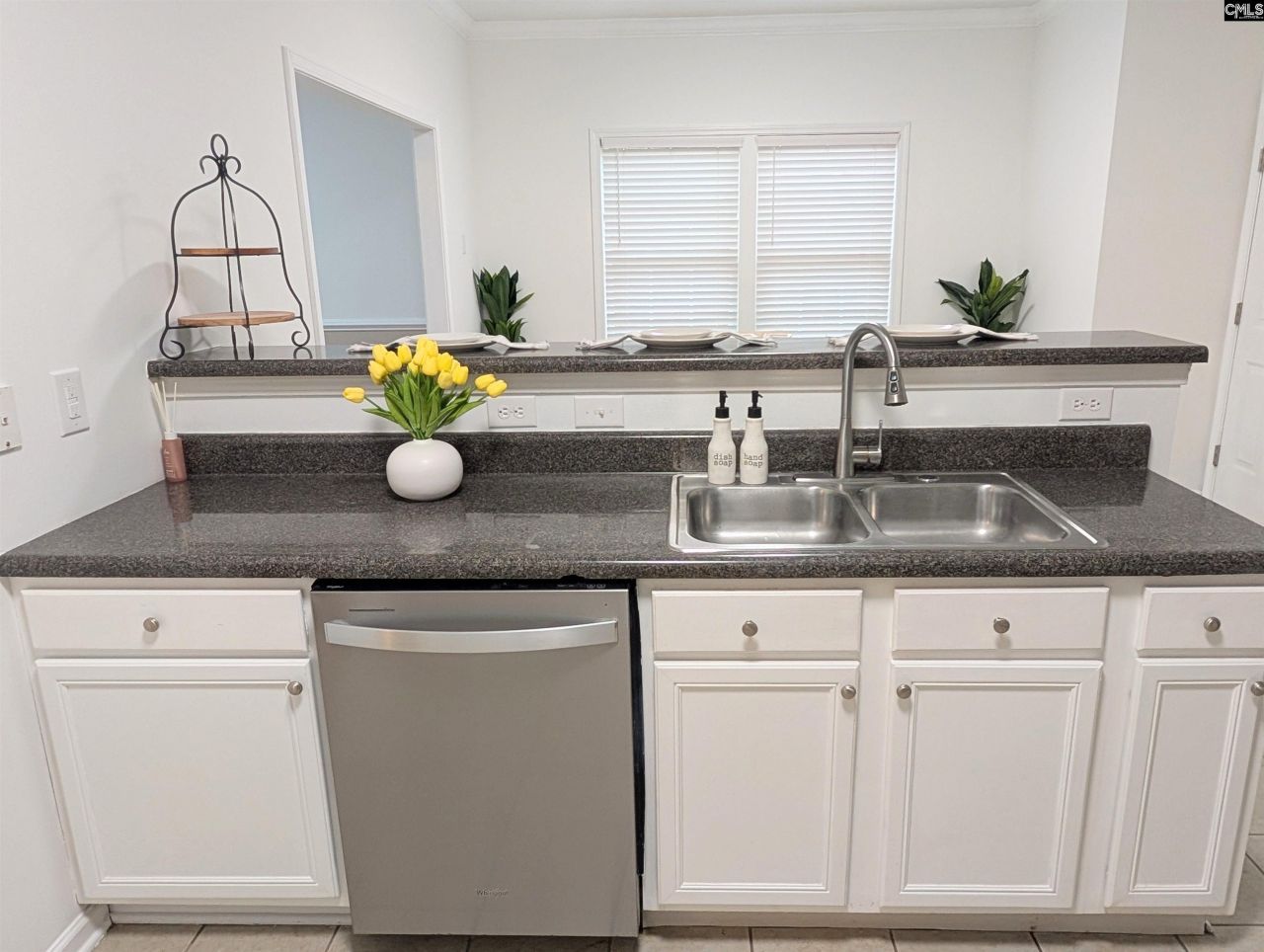 633 Chaterelle Way Photo 15