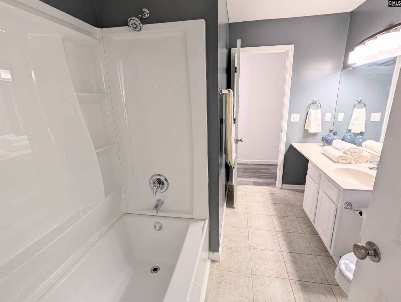 633 Chaterelle Way Photo 38