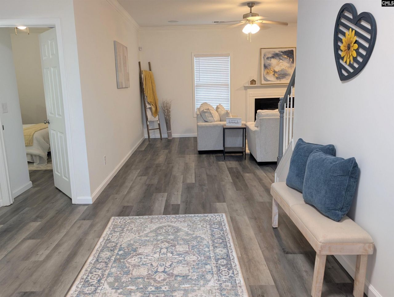 633 Chaterelle Way Photo 9