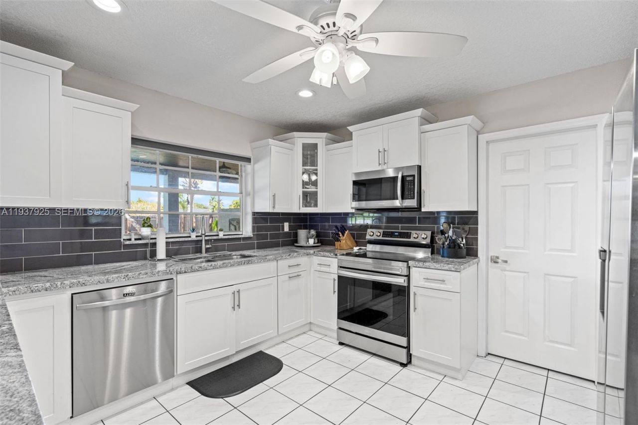 12805 SW 193rd Ter , Miami, FL 33177 Photo