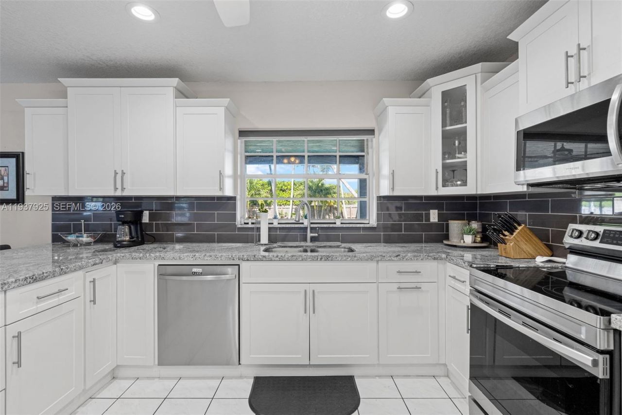 12805 SW 193rd Ter , Miami, FL 33177 Photo