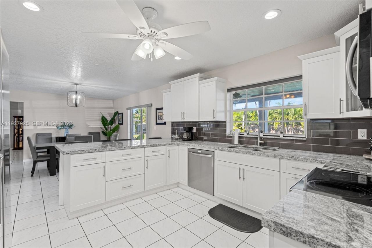 12805 SW 193rd Ter , Miami, FL 33177 Photo